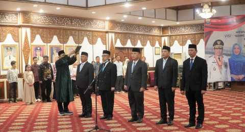 Gubernur Jambi Lantik Lima Pejabat Eselon II, Tekankan Kekompakan Tim dan Integritas